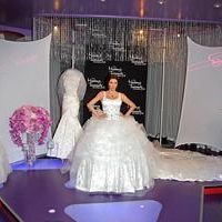 The unveiling of Kim Kardashian s wedding-themed wax figure dress | Picture 62802